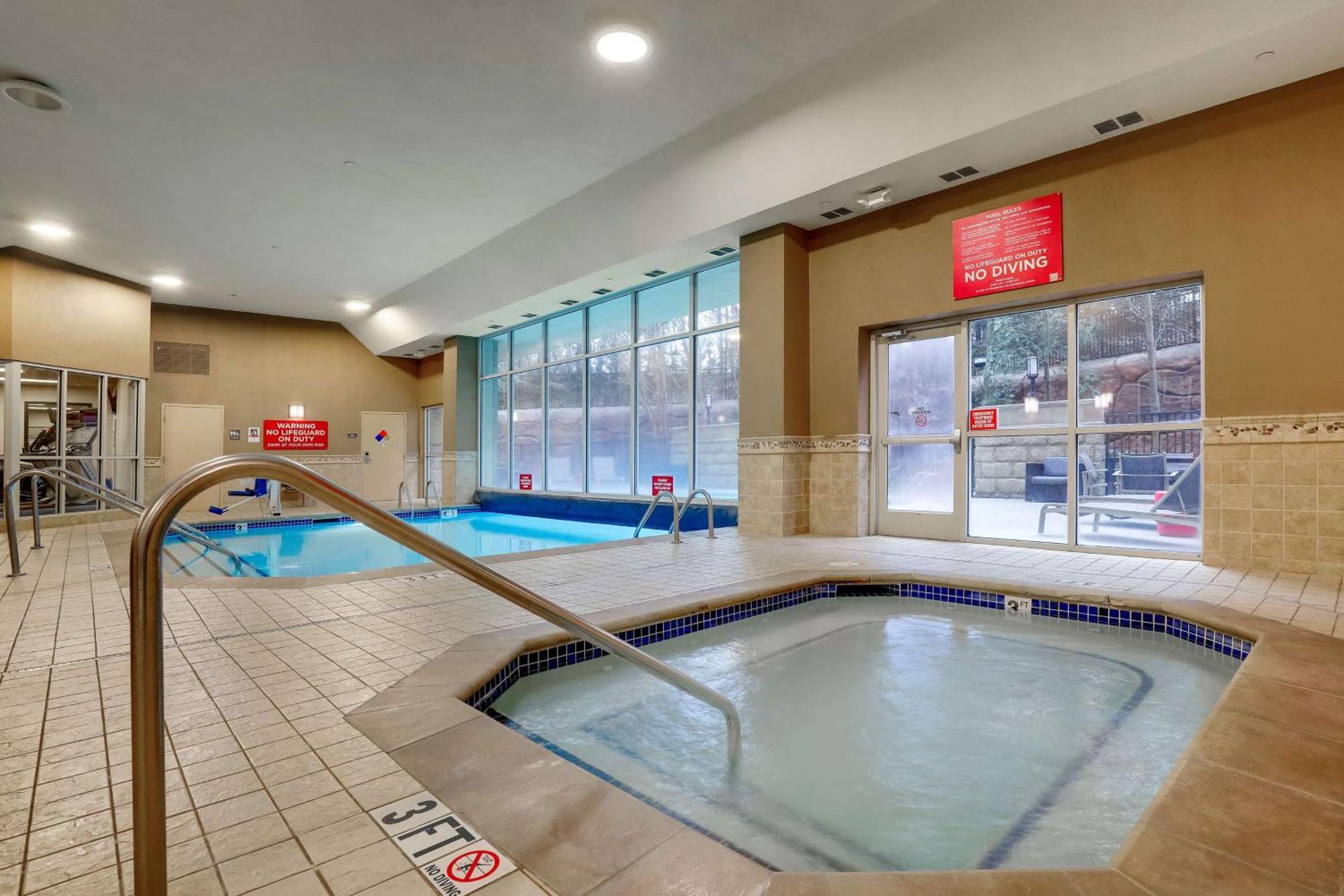 Drury Inn & Suites Charlotte Northlake Dış mekan fotoğraf