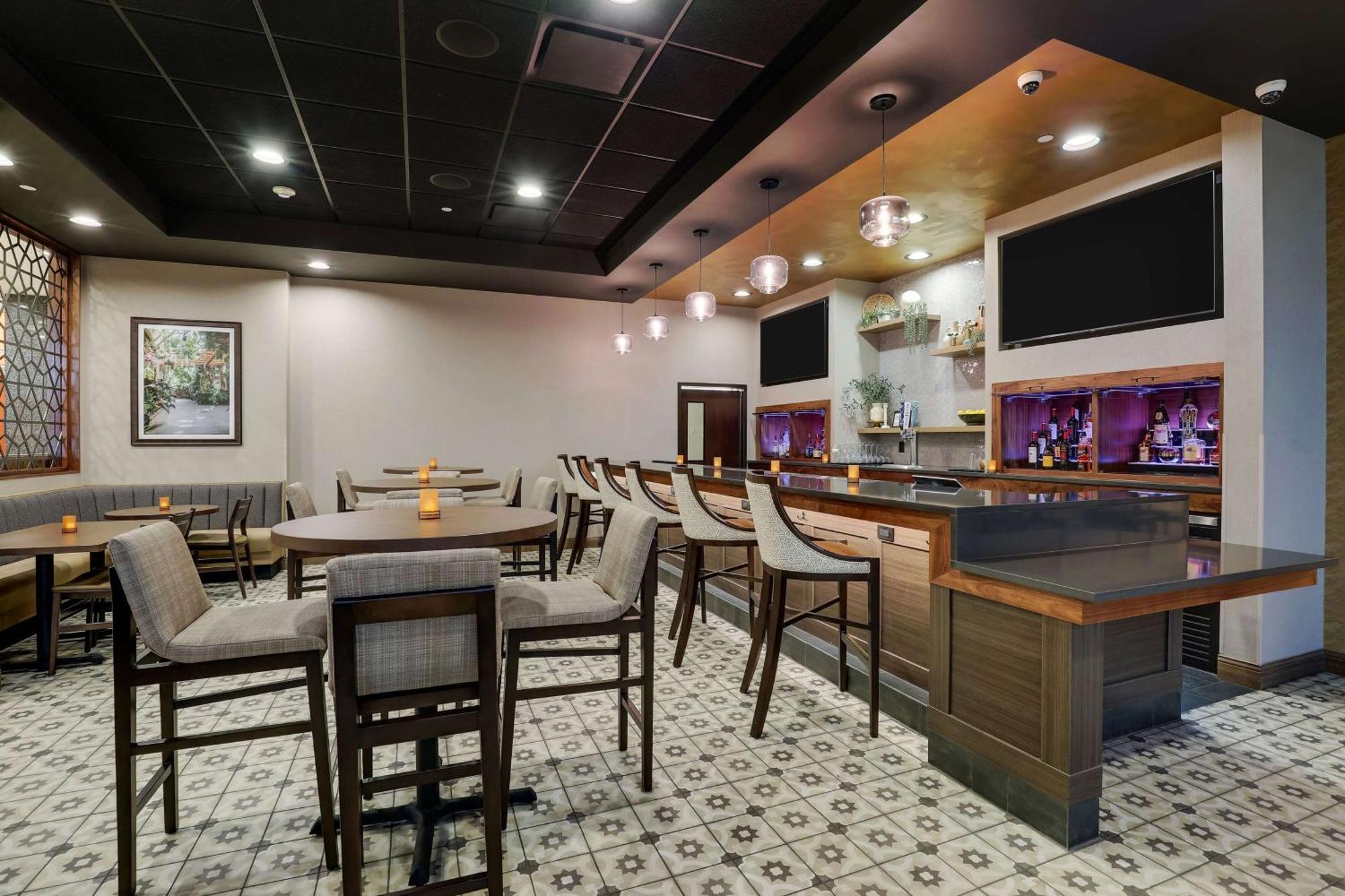 Drury Inn & Suites Charlotte Northlake Dış mekan fotoğraf