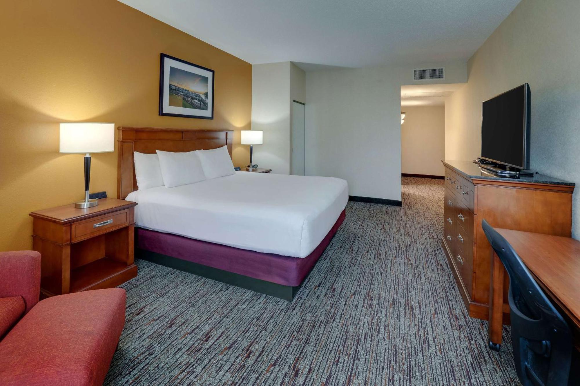 Drury Inn & Suites Charlotte Northlake Dış mekan fotoğraf